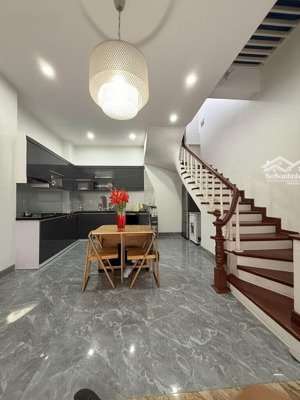 bán nhà gần trúc bạch - lõi tây hồ - ô chờ thang máy - chỉ xách vali về ở - 40m2 - 6 tầng - 10.3 tỷ