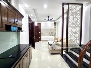 bán nhà ngọc lâm 45m 7.45 tỷ 5 tầng oto đỗ cổng cạnh hồ