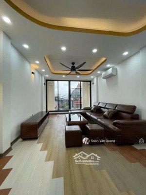 gần hồ, phân lô, oto tránh. bán nhà phương mai, đống đa. dt 45m2_ 4 tầng_ mt 4m.