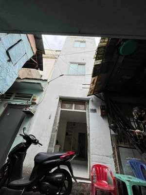 bán nhà quận 4 hẻm 196 tôn thất thuyết sổ hồng riêng, giá chỉ 2.45 tỷ