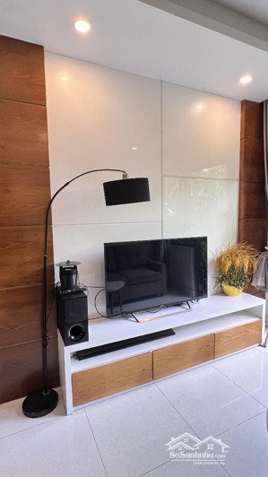 cho thuê nhà phố camellia, nhà đẹp giá 16triệu . lh em xem nhà ngay 