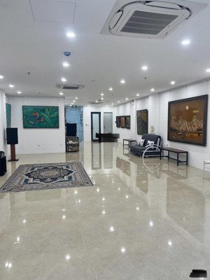 cho thuê nhà mặt phố tôn đức thắng, dt 120m2x2 tầng, mt 6.7m, giá 70tr, lh 