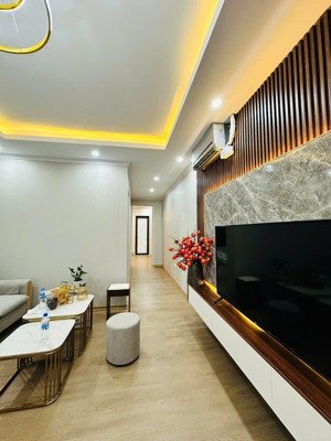 bán căn hộ tập thể tầng 2 dt 60m2, phố nam đồng, đặng văn ngữ đống đa, giá 4.4 tỷ.