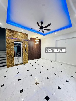 chính chủ bán nhà mới - trung tâm quận đống đa - 6 tầng thang máy - lô góc - nở hậu - 8,4 tỷ