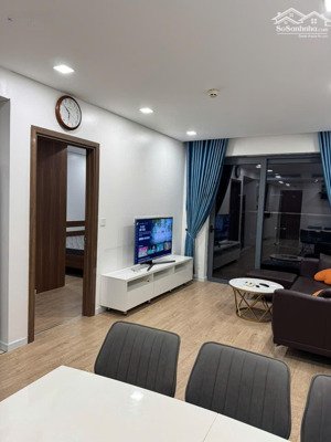 chính chủ cần bán căn 3pn 98m2 tòa park home ,giá full đồ 9 tỷ.lh 