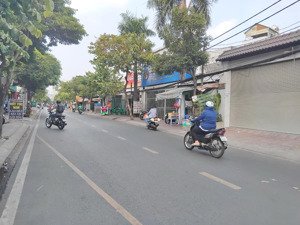 mặt tiền kinh doanh ngang 8 nở hậu 14 giá 48 tỷ lê văn lương quận 7