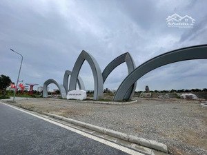 bán nhà liền kề khu tái định cư trâu quỳ, vị trí trung tâm