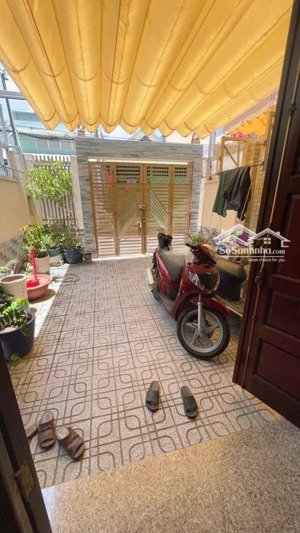 nhà đẹp 1 trệt 2 lầu sân xe hơi đường tây hòa phước long a 100m2 11 tỷ có tl