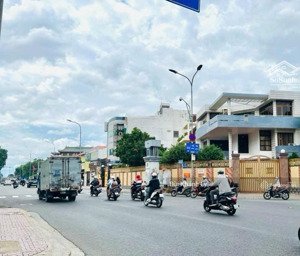 bán nhà phú nhuận mặt tiền nguyễn kiệm 4 tầng hđ 100tr/tháng gần công viên gia định