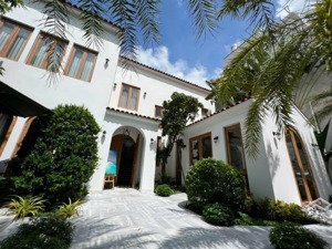 chính chủ cho thuê bt lô góc 70 nguyễn thị định, trung hoà nhân chính, mặt tiền 30m, q thanh xuân