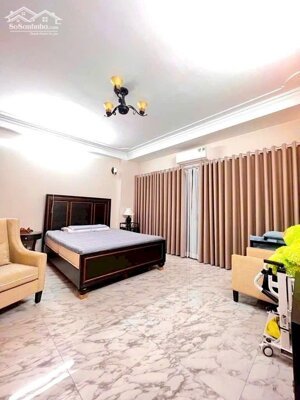 BÁN NHÀ CÔNG VIÊN HOÀ BÌNH- SÁT N.GIAO ĐOÀN- 5 TẦNG Ở NGAY- Ô TÔ ĐỖ CỬA- GẦN PHỐ- HƠN 7 TỶ