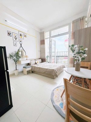 cho thuê chdv 30m2 full nội thất ban công gần cầu thị nghè và đh hutech, uef liên hệ zalo0775563422