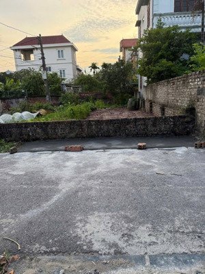 chủ cần bán cực gấp đất lộc hà, mai lâm. 42m2, tài chính ~ 4 tỷ, ngõ thông, oto vào đất.