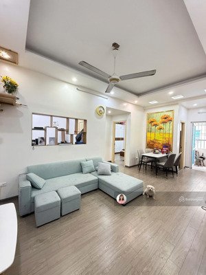 cần bán gấp ch 2 phòng ngủ tại kđt xa la, hà đông. 63m2, shcc, giá 3.69 tỷ có thương lượng