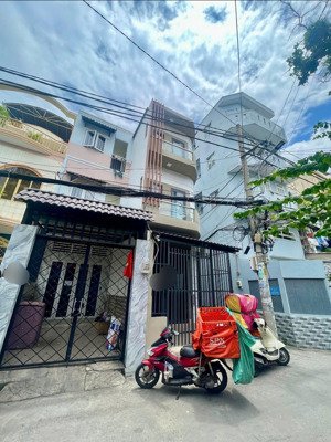 giá rẻ quá !! nhà đẹp- khu vip- phường 13, trường chinh hxh- 3 tầng - 9 tỷ nhỏ