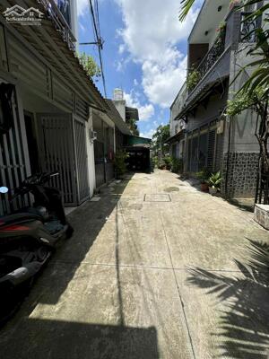 Cần tiền làm ăn – bán gấp nhà nát giá rẻ Quận 12, TP HCM