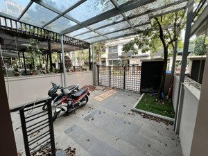 chính chủ cho thuê liền kề 132m2 starlake đầy đủ nội thất, giá tốt nhất thị trường chỉ 45tr/tháng