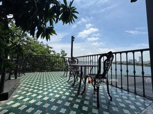 chính chủ bán nhà mới xây 8 tầng ngõ thông tây hồ, view hồ, ô tô ngủ trong nhà