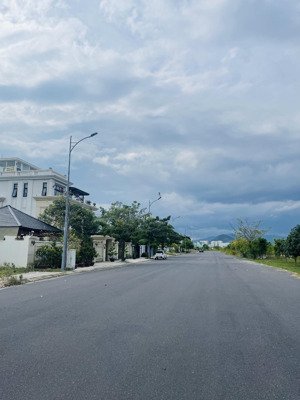 hàng hiếm - lô biệt thự view sông gói 4 mỹ gia, đường to 27m, hướng đông, giá chỉ 52 triệu(bao cọc)