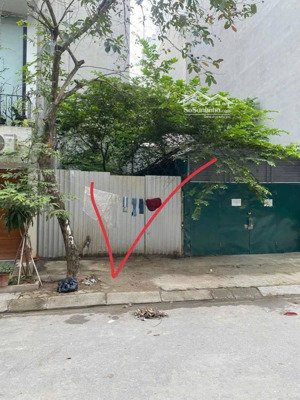 có 1 -0 - 2 - đất dịch vụ văn khê - xây 7 tầng hướng đông nam - 50m x 4m mặt tiền - giá chào 13x tỷ