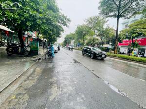 CẦN BÁN GẤP NHÀ NGÕ 36 PHỐ ĐÀO TẤN LIỄU GIAI BA ĐÌNH 70M 5 TẦNG THANG MÁY OTO 3 NHÀ