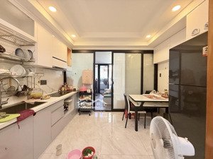 mặt tiền thích quảng đức, p5 phú nhuận đắc địa kinh doanh sầm uất nhà mới 5 tầng