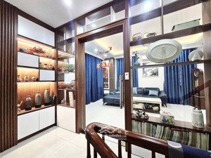 độc quyền nhà lô góc, gara ô tô, ngõ thông trung tâm cầu giấy giá 12.5 tỷ, lh 