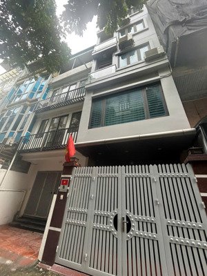 bán nhà phân lô ngã tư hoàng quốc việt, diện tích 61m x 5 tầng, oto vào, giá 15.5 tỷ