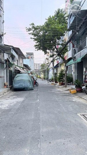 nhà đẹp p8, tân bình-gần lý thường kiệt-giáp q10-xe hơi ngủ nhà-(4,5x11m)-3tầng-nhỉnh 8tỷ.