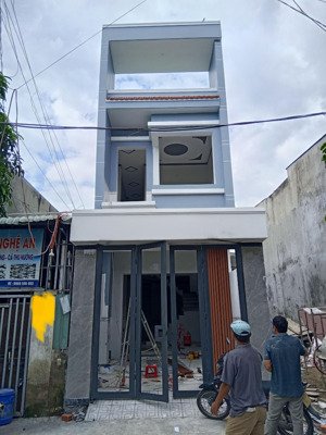 chủ gởi bán căn nhà p. đông hòa, tp.dĩ an- bình dương nhà đang xây sắp hoàn thành mới 100