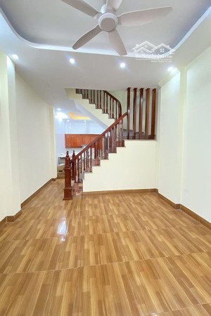 bán nhà riêng 5tầng thang máy,ô tô đỗ cửa ngõ thông.s:38m2 tại lĩnh nam, 6,8 tỷ, view đẹp hot!