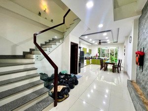 bán căn nhà khu nội bộ bàu cát 2 p14, tb : 4x16m trệt 2 lầu nhà mới đẹp nội thất : 4pn , phòng thờ,