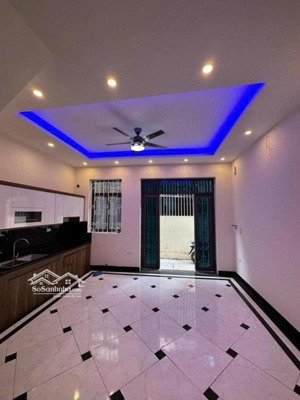 bán nhà yên nghĩa 33m2, giá nhỉnh 5 tỷ gần bến xe, sổ đỏ chính chủ
