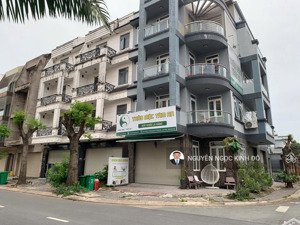 cho thuê nhà the seasons ngay trục đường chính n2 rộng 17 giá rẻ 20tr/ tháng. 1t 3l. dt 6x20