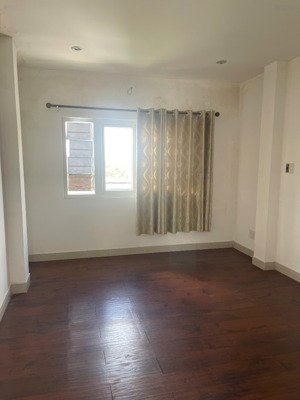 dãy phòng đã cho thuê gần hết, còn lại 1 căn dt 30m2 giá cho thuê trong tháng 8 là 5tr/tháng