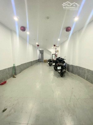 cần bán gấp chung cư mi ni khương đình dòng tiền 100tr/tháng