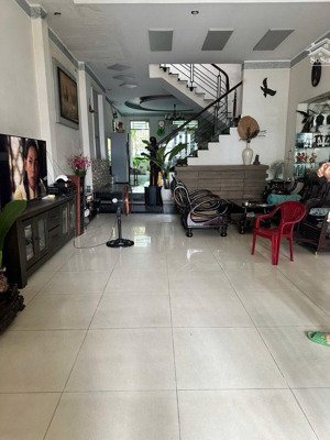 xe tải tránh kinh doanh ô tô ngủ trong nhà thông số vàng: 100m (5x20)
# giá chỉ 6tỷ9 còn