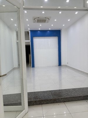 cho thuê nhà nguyên căn mặt tiền âu cơ, p tân sơn nhì