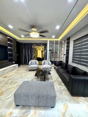 bán nhà đẹp gia thụy - long biên - 11tỷ-55m2 -6 tầng thang máy -full nt sịn