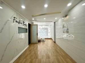 chính chủ cho thuê mt mb thống nhất p.10 q.gv 1 trệt 1lững 1 sân 2pn 2wc giá 16.2tr lh 