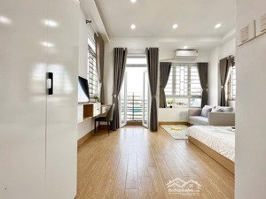 2 phòng ngủ cao cấp ban công lớn ngay đh kinh tế, bách khoa, hồ bá kiện