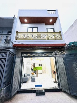 ngay bốn xã nhà đẹp ở ngay trệt + lầu 2pn + 2wc giá nhỉnh 3đồng