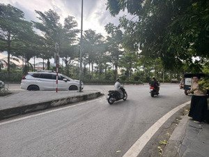 nói không với quy hoạch-nhỉnh 9 tỷ sở hữu nhà mặt phố bưởi-34m2 -sổ vuông đẹp không 1 lỗi lầm