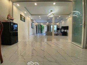 biệt thự 3 tầng mặt tiền bàu cát khu khách sạn, văn phòng 36 tỷ tl.