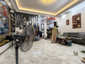 bán nhà 5 tầng phố kim mã 50m2 mặt tiền 7m giá 8.95 tỷ, nội thất cực sang, mới 99%, thang máy