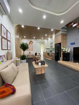 chính chủ bán liền kề hateco- 60m2- 15 tỷ- vỉa hè ô tô tránh