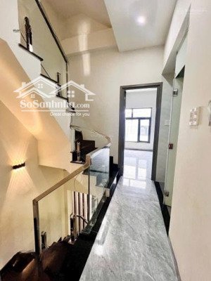 bán nhà 63,5m2( ngang 5,5m) giá 3.950 tỷ . đường kỳ đồng/q3 . đang cho thưe 28tr/tháng