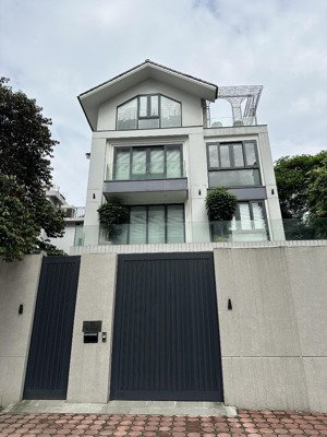 siêu phẩm biệt thự bán đảo linh đàm, diện tích 260m x 4 tầng, giá 65 tỷ có tl