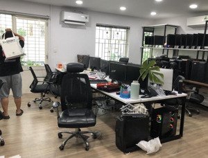 cho thuê nhà nguyên căn sân vườn best price in thảo điền diện tích/size: 10m x 15m kết cấu/s