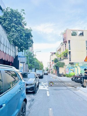 (1 đời chủ chưa qua đầu tư) bán nhà góc 2mt đường tại địa chỉ: hoa lan - cù lao, p2, phú nhuận